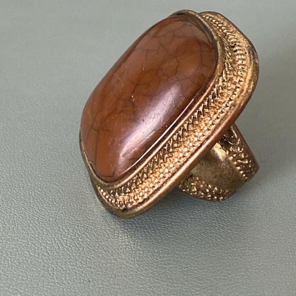 Brown + Golden ring. - Picture 4 of 4